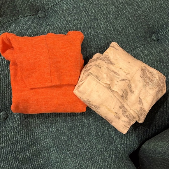 By Anthropologie Cropped Turtlenecks in Dark Orange & Neutral Motif - Picture 5 of 5